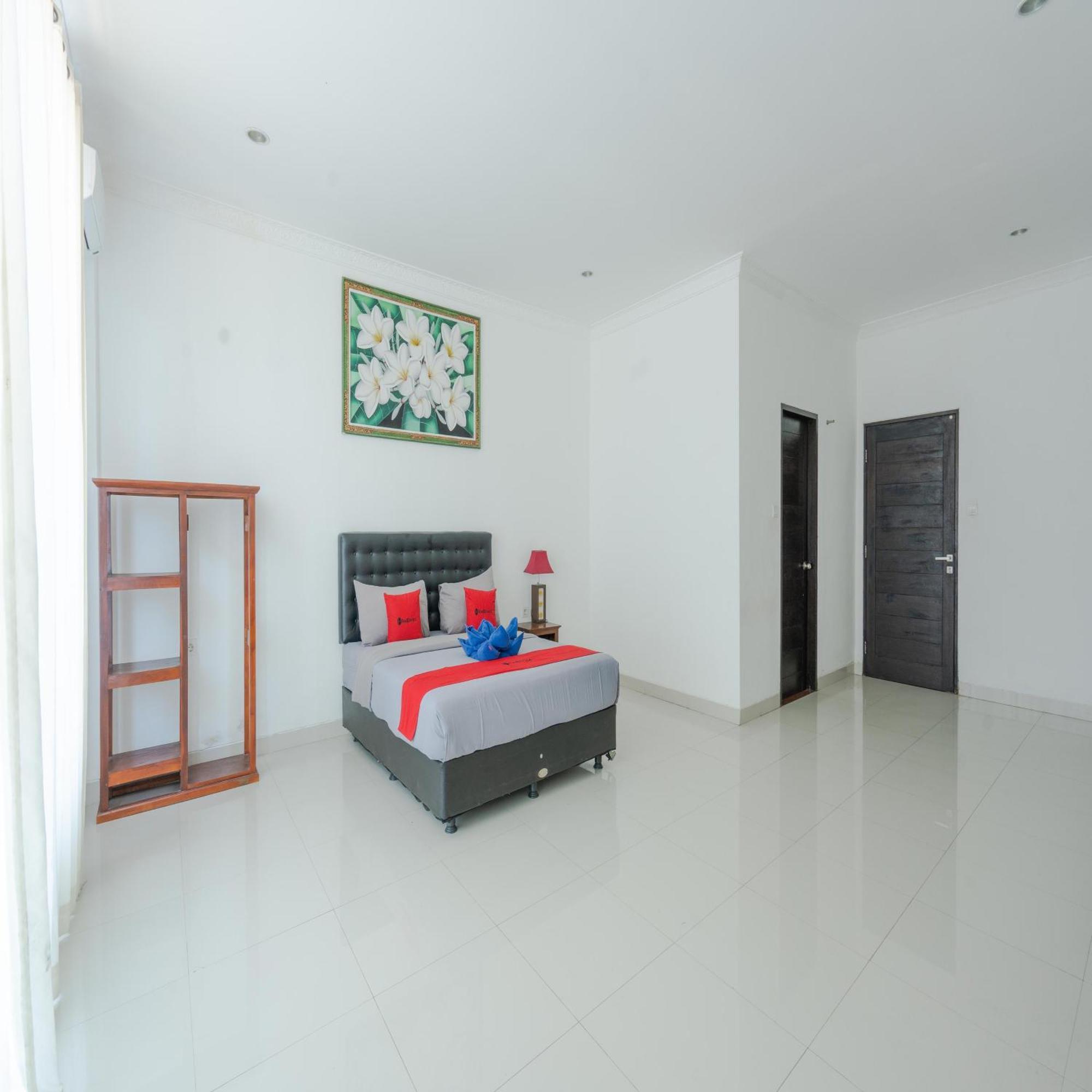 Reddoorz @ Uluwatu Suites Exterior photo