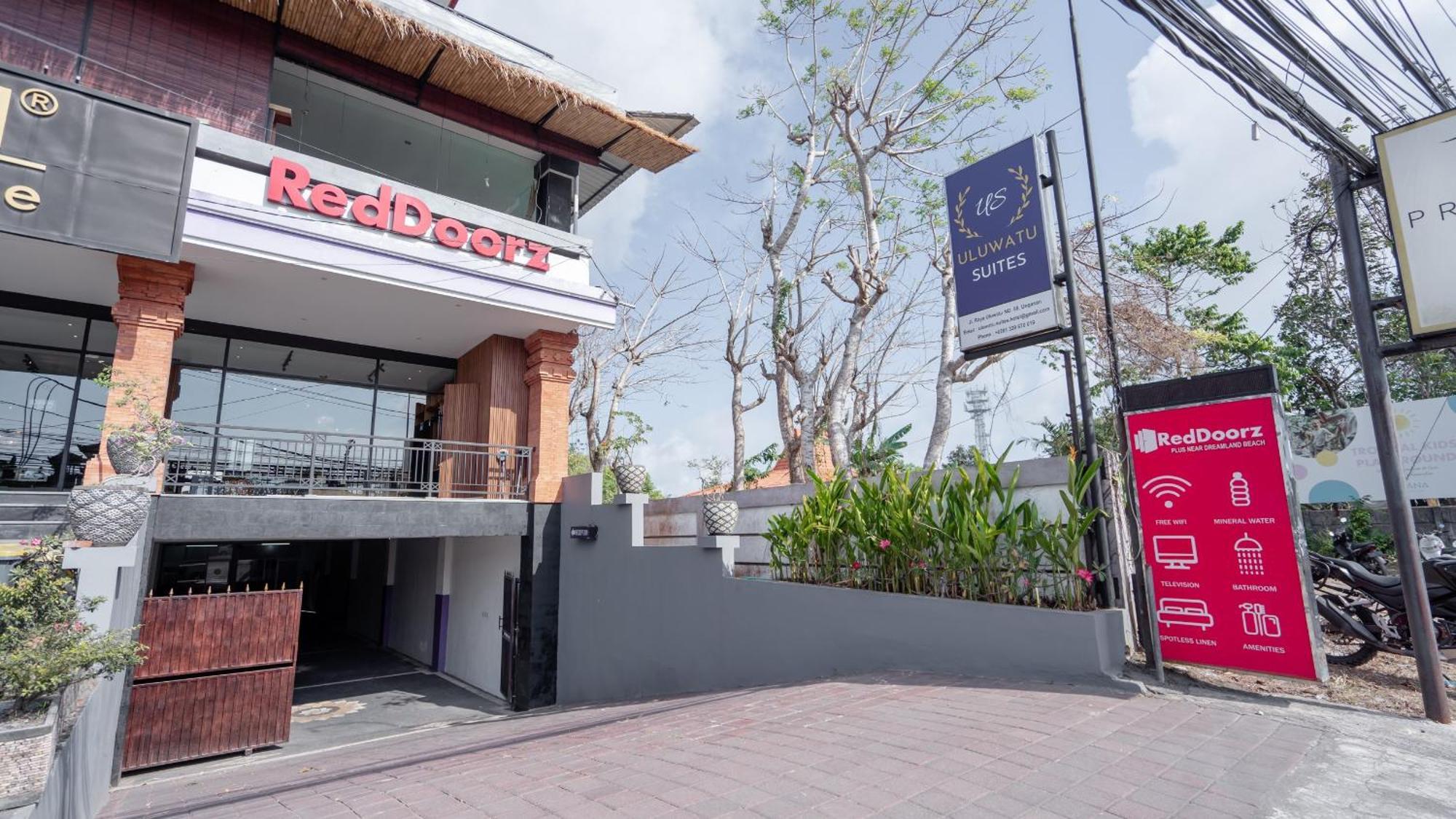 Reddoorz @ Uluwatu Suites Exterior photo