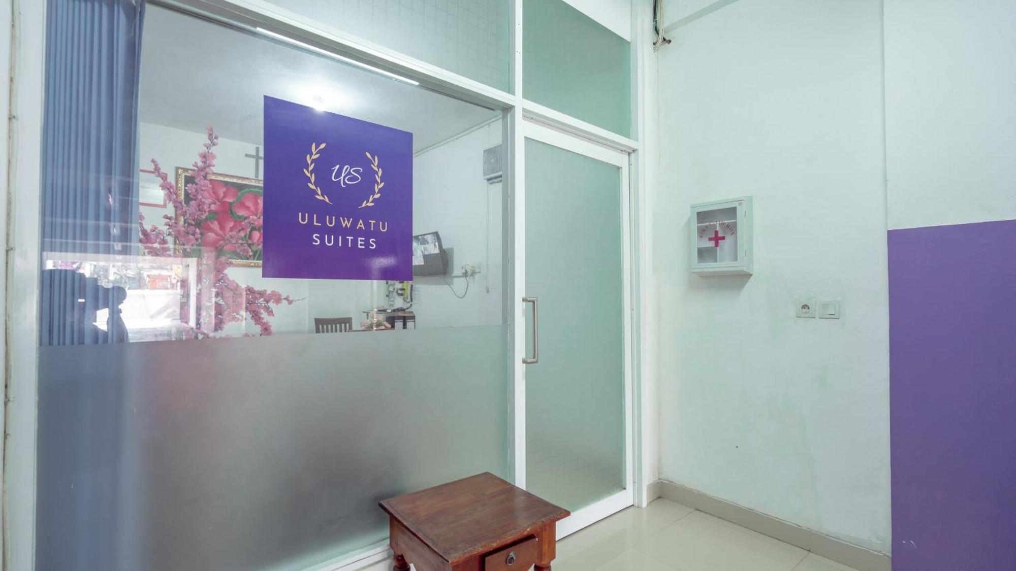 Reddoorz @ Uluwatu Suites Exterior photo