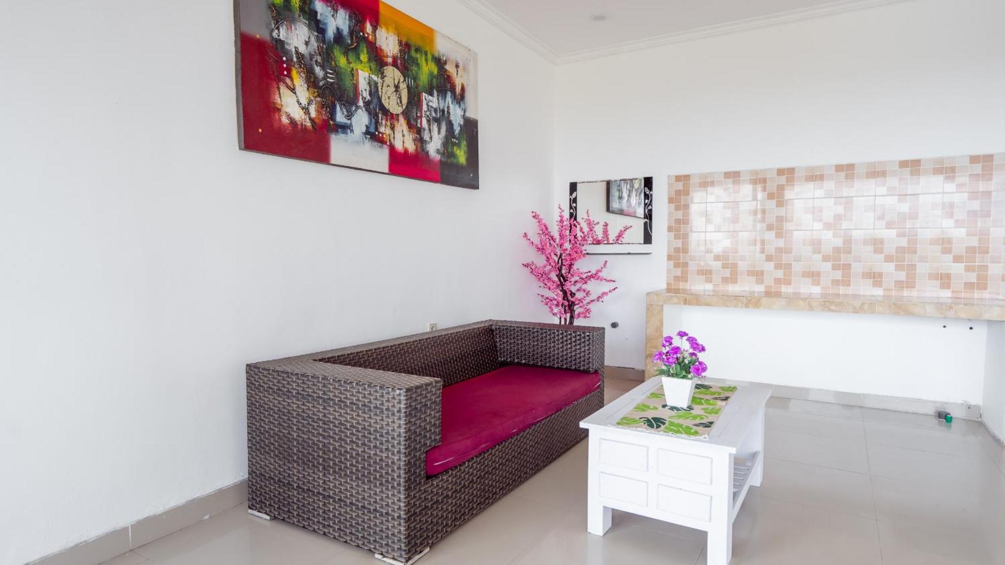 Reddoorz @ Uluwatu Suites Exterior photo