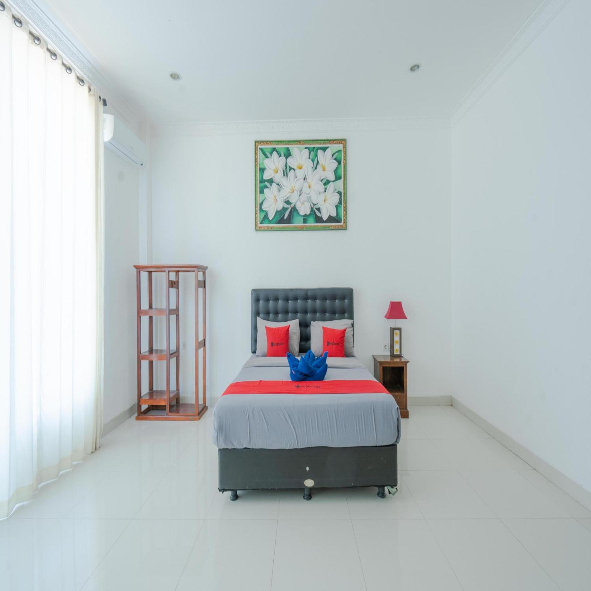 Reddoorz @ Uluwatu Suites Exterior photo
