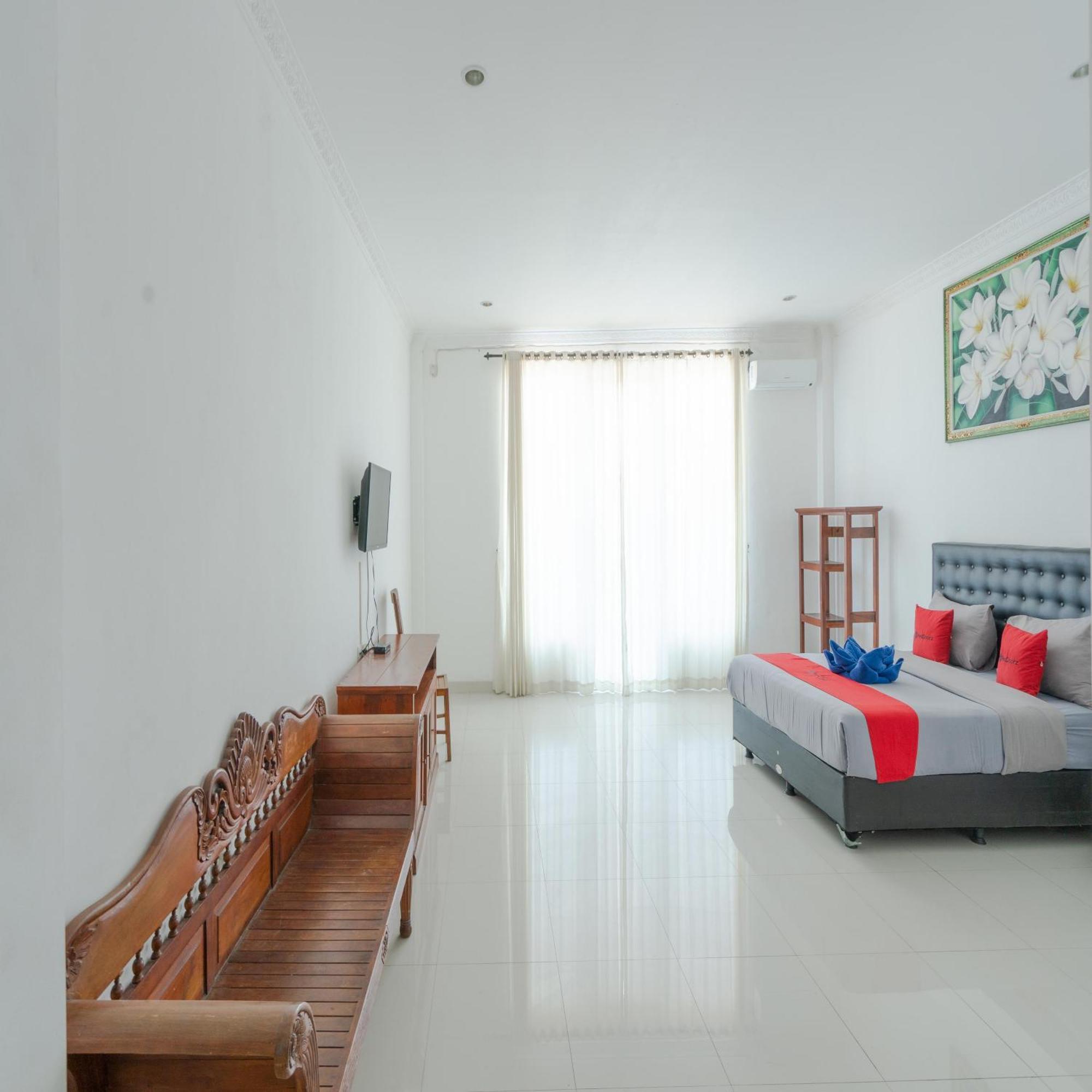 Reddoorz @ Uluwatu Suites Exterior photo
